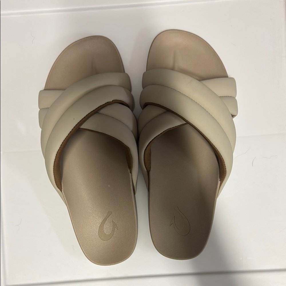 OluKai Cream Sandals